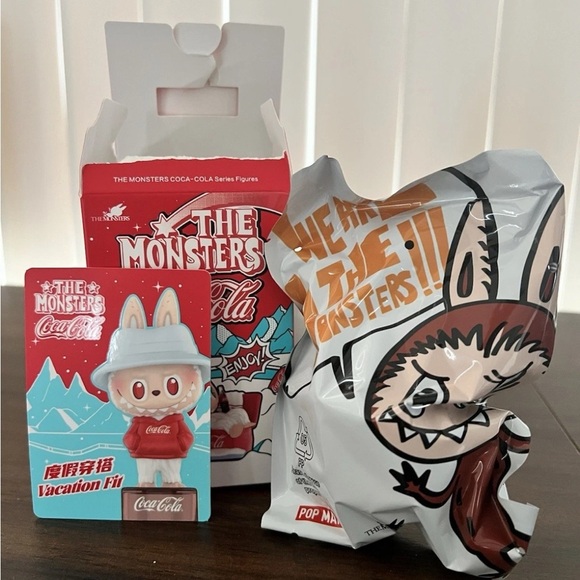 POP MART Labubu The Monsters Coca-Cola Series Confirmed Vacation Fit Collecible - Picture 2 of 3
